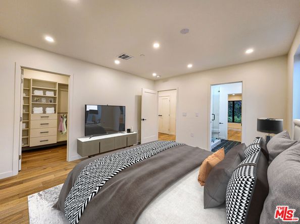 6421 W Olympic Boulevard, Los Angeles CA 90048