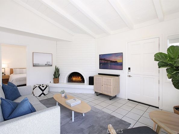 203 Cedar Street A & B, Newport Beach CA 92663