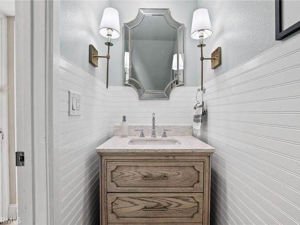 2209 Vista Huerta, Newport Beach CA 92660