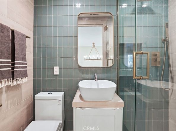 2209 Vista Huerta, Newport Beach CA 92660