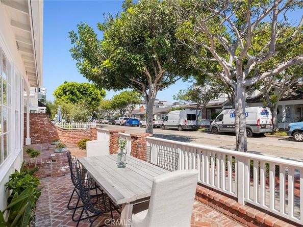 1537 E Ocean Boulevard, Newport Beach CA 92661