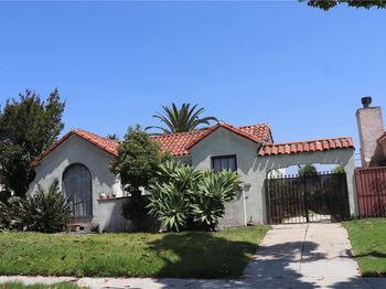 2407 W 74th Street
