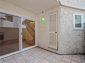 18411 Hatteras Street 138, Tarzana CA 91356