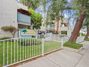 18411 Hatteras Street 138, Tarzana CA 91356