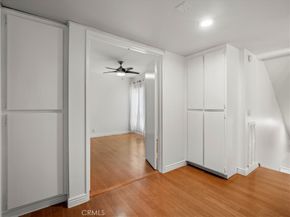 18411 Hatteras Street 138, Tarzana CA 91356