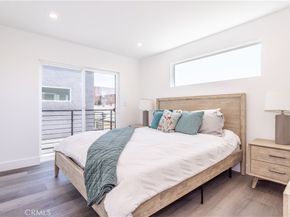 1032 N Oxford Avenue, Los Angeles CA 90029