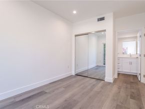 1032 N Oxford Avenue, Los Angeles CA 90029