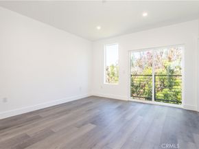 1032 N Oxford Avenue, Los Angeles CA 90029