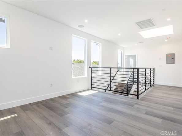 1032 N Oxford Avenue, Los Angeles CA 90029