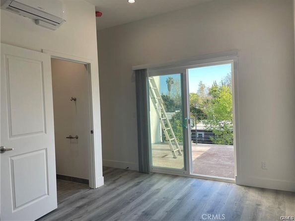 8458 Canby Avenue, Northridge CA 91325