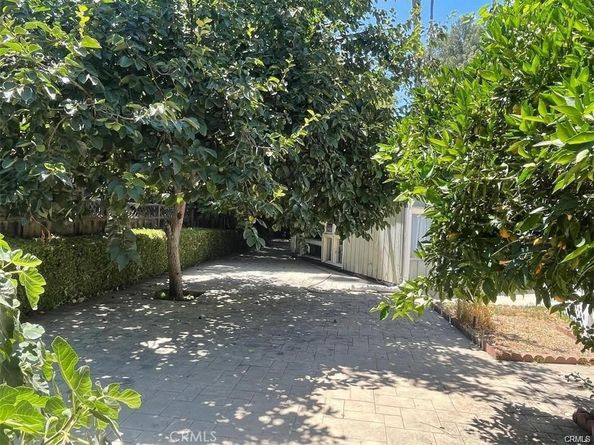 8458 Canby Avenue, Northridge CA 91325