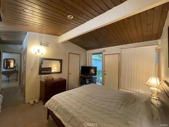 8458 Canby Avenue, Northridge CA 91325