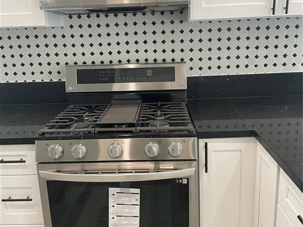 8458 Canby Avenue, Northridge CA 91325