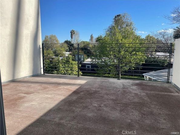 8458 Canby Avenue, Northridge CA 91325