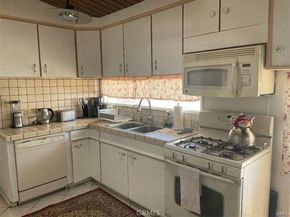 8458 Canby Avenue, Northridge CA 91325