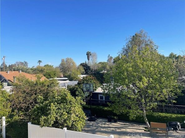 8458 Canby Avenue, Northridge CA 91325