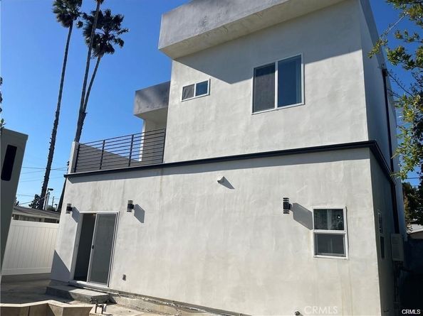 8458 Canby Avenue, Northridge CA 91325