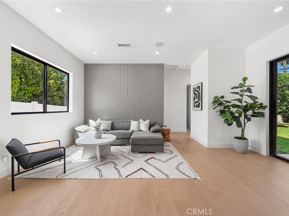 5945 Hesperia Avenue, Encino CA 91316