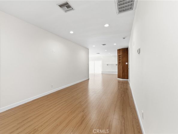 15210 Cohasset Street, Van Nuys CA 91405