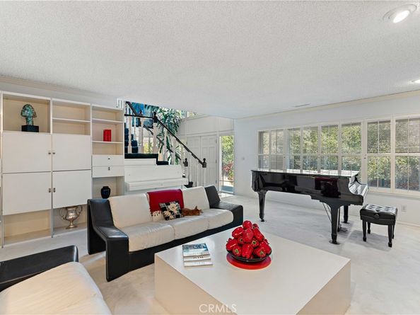 11944 Briarvale Lane, Studio City CA 91604