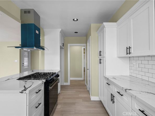 12554 Lorne, North Hollywood CA 91605