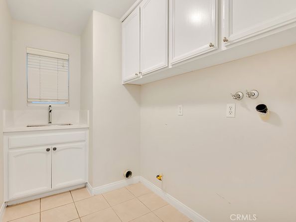 17743 Merridy Street, Northridge CA 91325