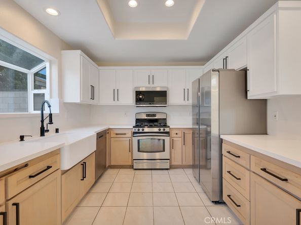 17743 Merridy Street, Northridge CA 91325