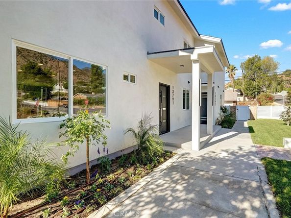 13791 Gavina Avenue, Sylmar CA 91342