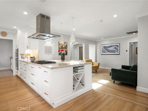 16600 Gilmore Street, Lake Balboa CA 91406