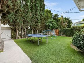 16600 Gilmore Street, Lake Balboa CA 91406