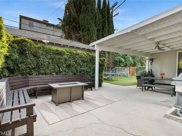 16600 Gilmore Street, Lake Balboa CA 91406