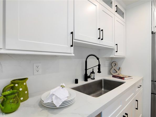 959 N Doheny 205, West Hollywood CA 90069