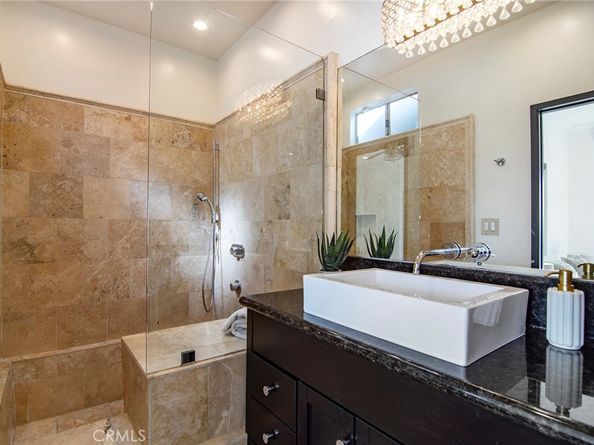 959 N Doheny 205, West Hollywood CA 90069