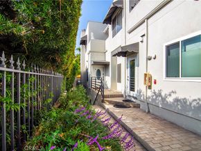 959 N Doheny 205, West Hollywood CA 90069