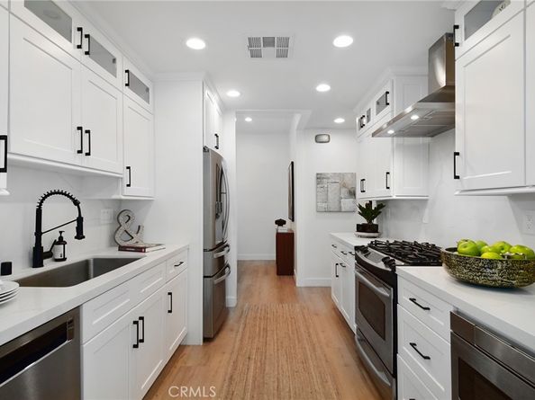 959 N Doheny 205, West Hollywood CA 90069