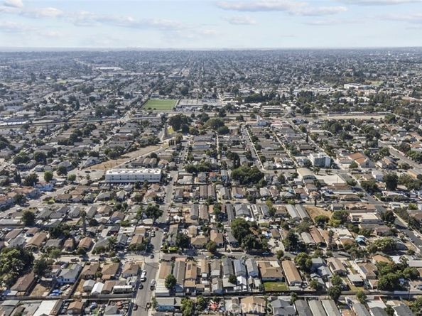 10618 Grape St, Los Angeles CA 90002