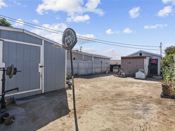 10618 Grape St, Los Angeles CA 90002