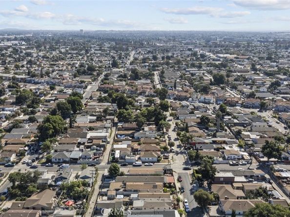 10618 Grape St, Los Angeles CA 90002