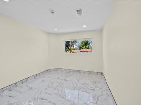 10005 Sepulveda, San Fernando CA 91345