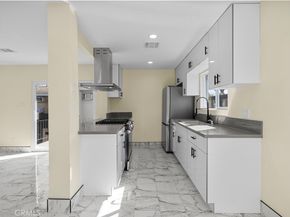 10005 Sepulveda, San Fernando CA 91345