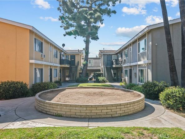 10005 Sepulveda, San Fernando CA 91345