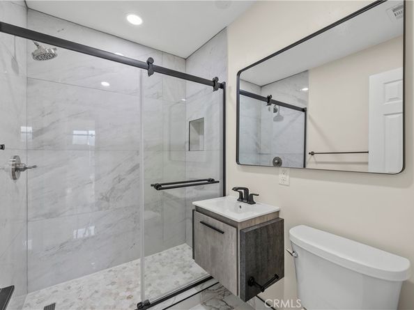 10005 Sepulveda, San Fernando CA 91345