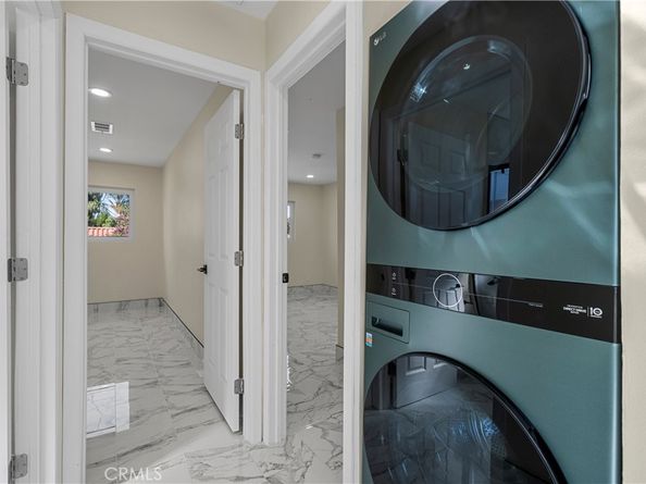 10005 Sepulveda, San Fernando CA 91345