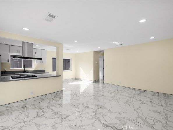 10005 Sepulveda, San Fernando CA 91345