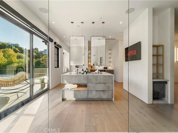 20620 Chatsboro Drive, Woodland Hills CA 91364
