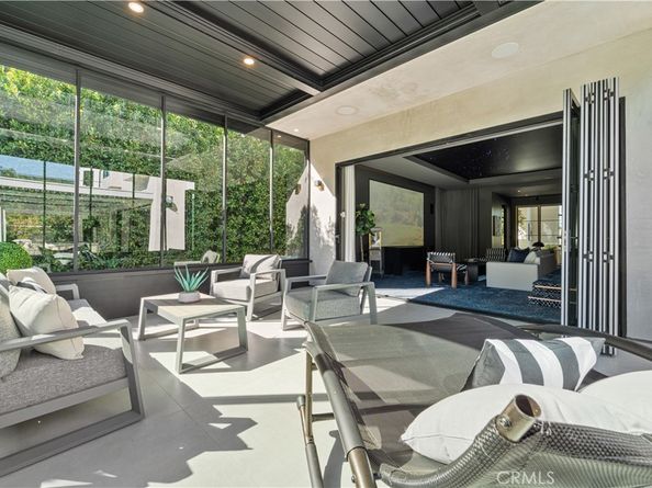 20620 Chatsboro Drive, Woodland Hills CA 91364