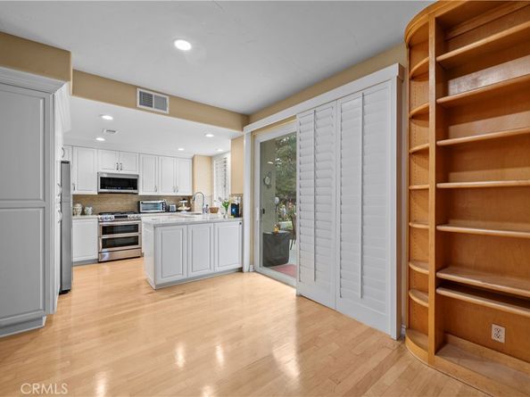 22371 Mission Circle, Chatsworth CA 91311