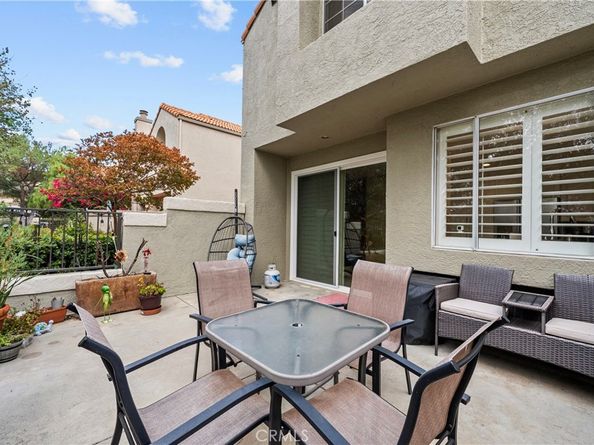 22371 Mission Circle, Chatsworth CA 91311