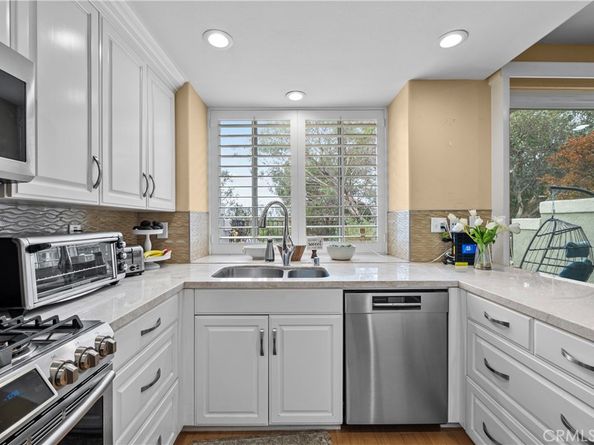 22371 Mission Circle, Chatsworth CA 91311