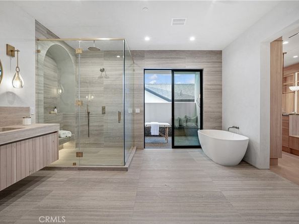 4830 Valjean Avenue, Encino CA 91436